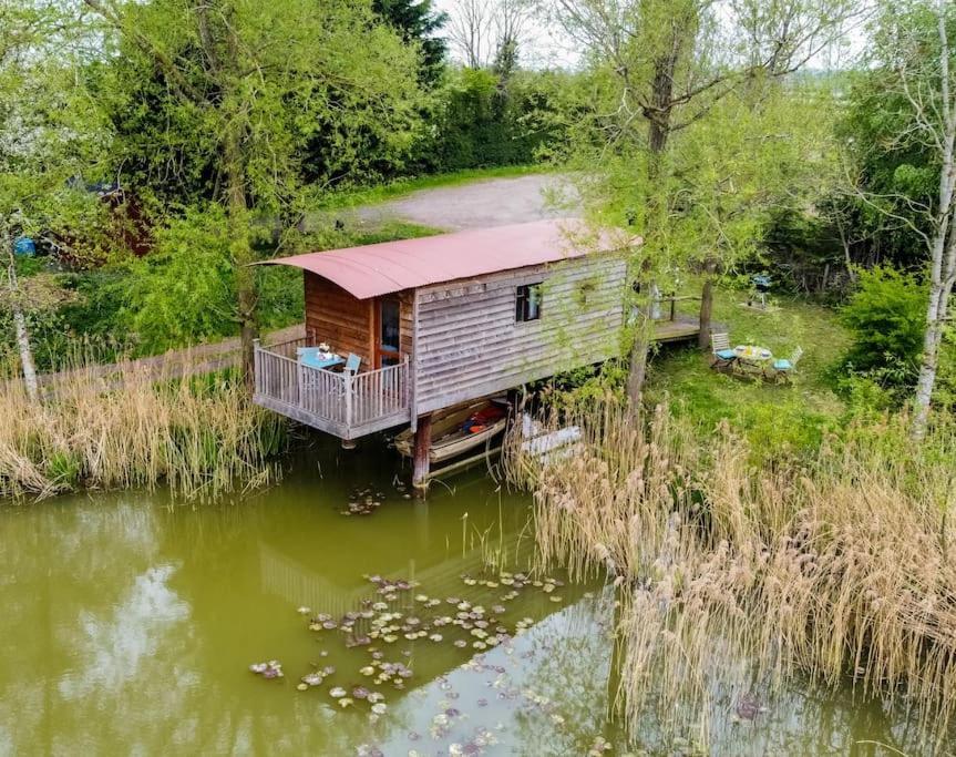 Lakeside Cabin On Stilts- 'Kingfisher' Villa Rous Lench Eksteriør billede